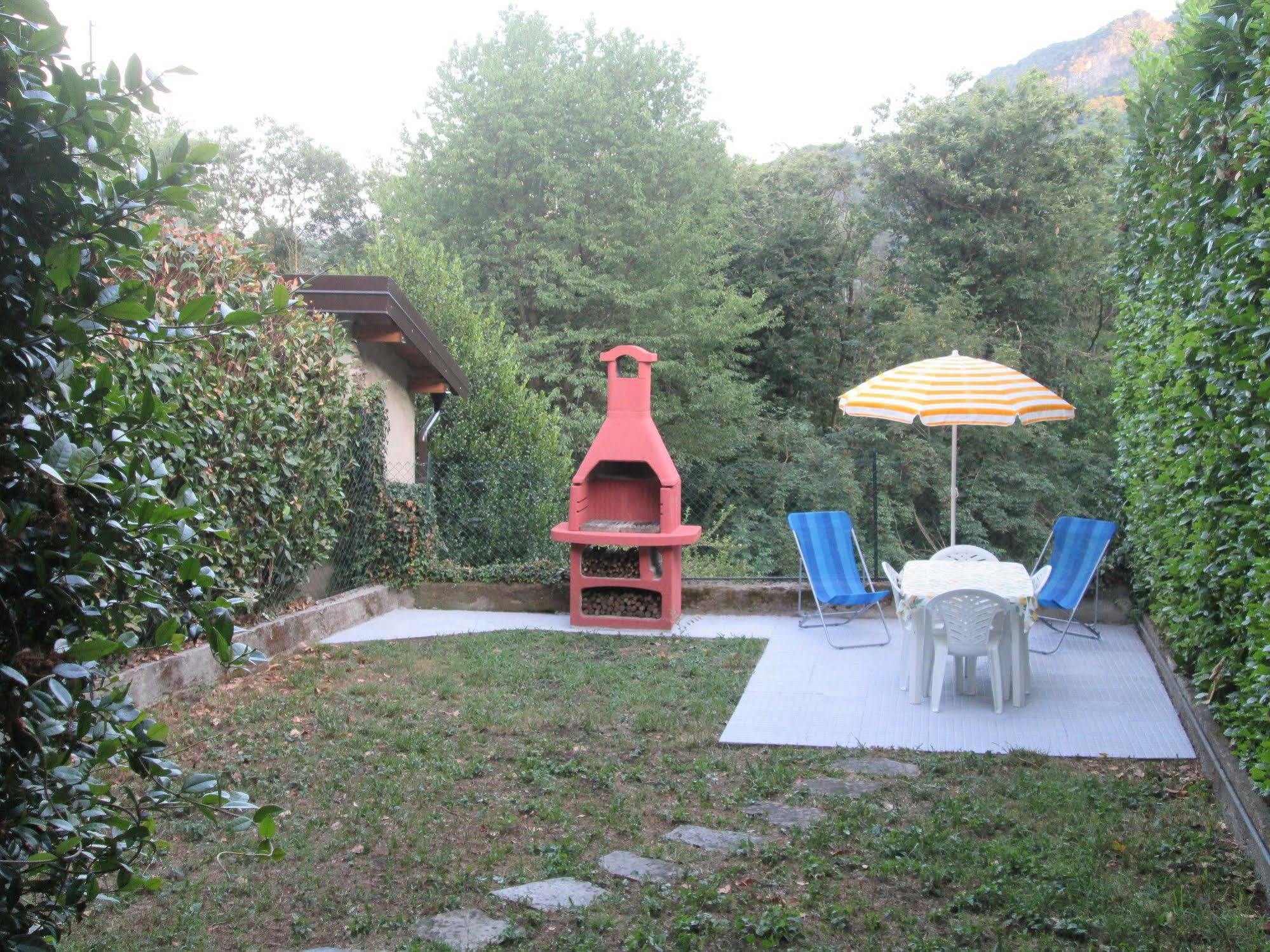 Bed and Breakfast La Casa Del Borgo Brissago-Valtravaglia Zewnętrze zdjęcie